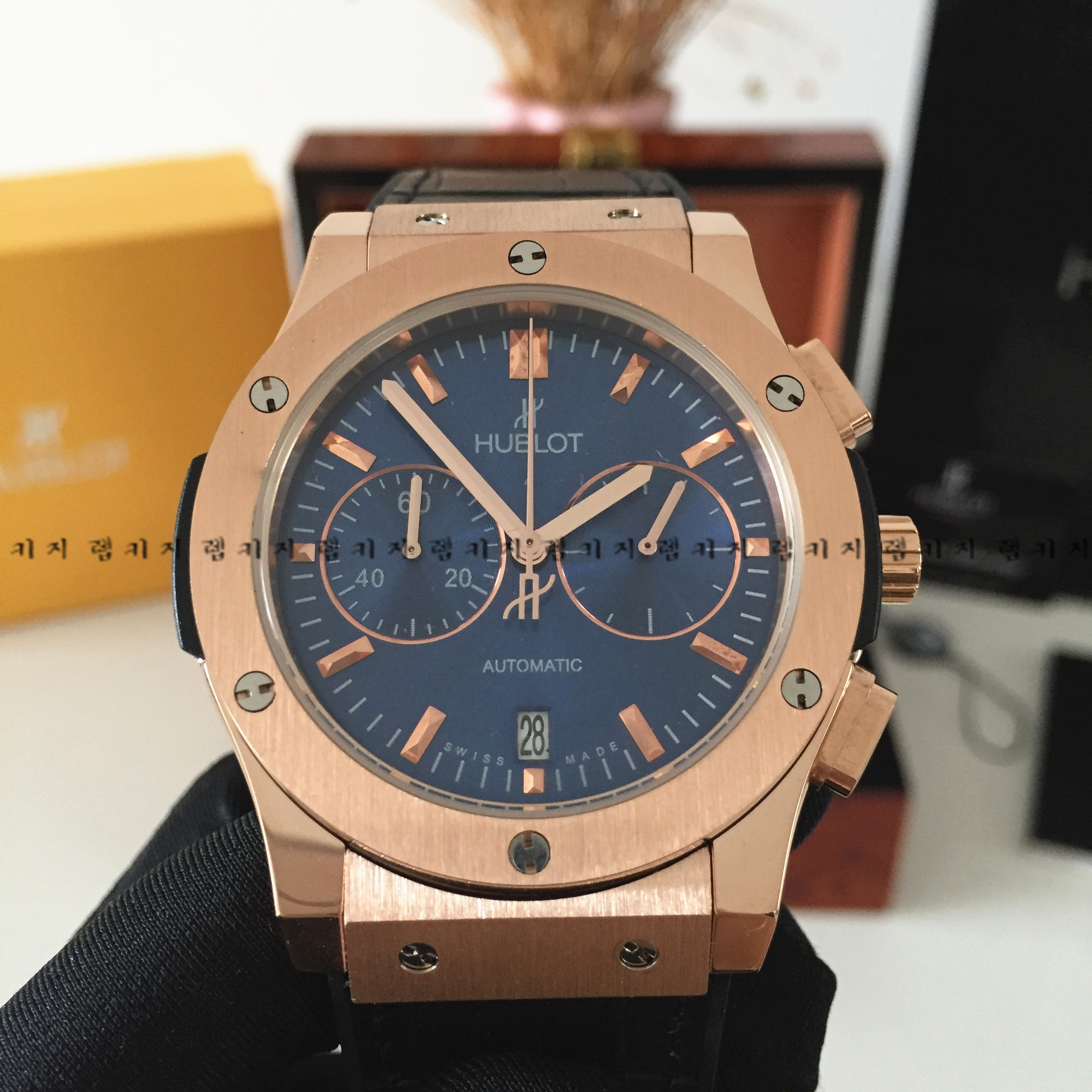 위블로 클래식 청판 금장 우레탄 가죽 시계